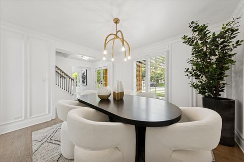 Tiny photo for 719 N Elm Street, Hinsdale, IL 60521 (MLS # 12496092)