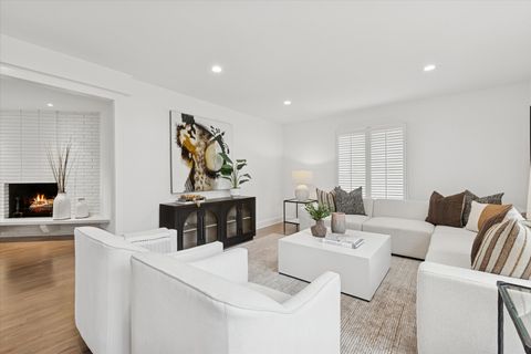 Tiny photo for 719 N Elm Street, Hinsdale, IL 60521 (MLS # 12496092)