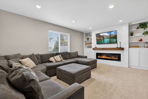 Tiny photo for 9 Annandale Court, Lake In The Hills, IL 60156 (MLS # 12573896)