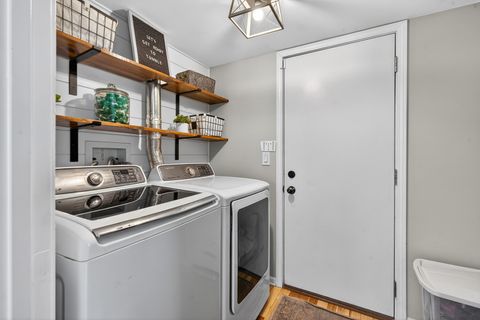 Tiny photo for 9 Annandale Court, Lake In The Hills, IL 60156 (MLS # 12573896)