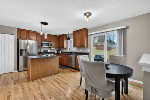 Tiny photo for 9 Annandale Court, Lake In The Hills, IL 60156 (MLS # 12573896)