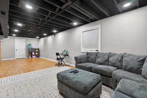 Tiny photo for 9 Annandale Court, Lake In The Hills, IL 60156 (MLS # 12573896)