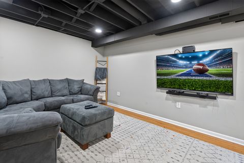 Tiny photo for 9 Annandale Court, Lake In The Hills, IL 60156 (MLS # 12573896)