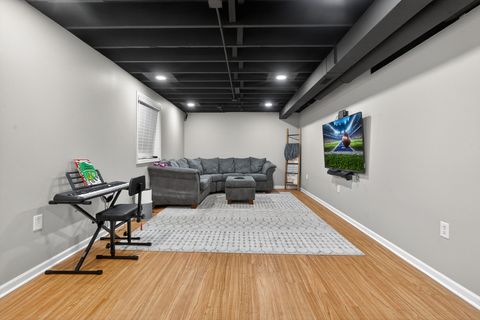 Tiny photo for 9 Annandale Court, Lake In The Hills, IL 60156 (MLS # 12573896)