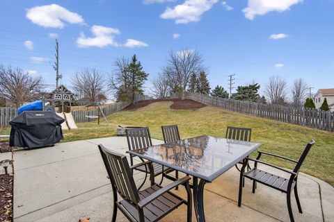 Tiny photo for 9 Annandale Court, Lake In The Hills, IL 60156 (MLS # 12573896)