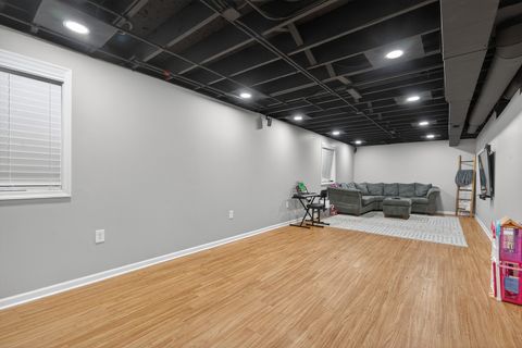 Tiny photo for 9 Annandale Court, Lake In The Hills, IL 60156 (MLS # 12573896)