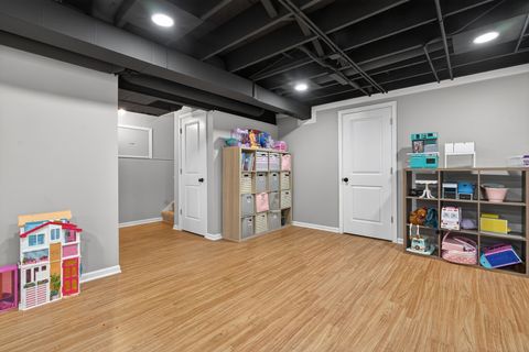 Tiny photo for 9 Annandale Court, Lake In The Hills, IL 60156 (MLS # 12573896)