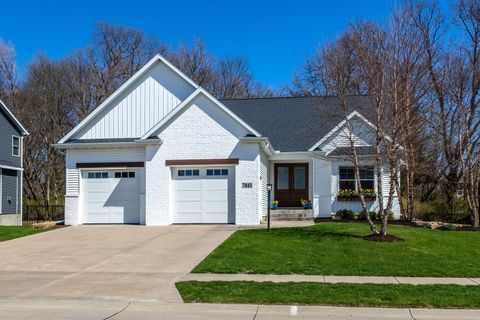 Photo of 7041 Alvie Lane, Bettendorf, IA 52722 (MLS # 12608468)