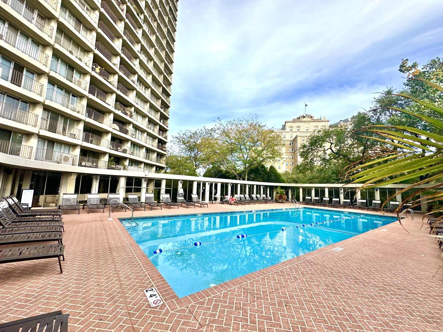 1960 N Lincoln Park West Avenue 3008