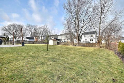 Tiny photo for 284 Bingham Circle, Mundelein, IL 60060 (MLS # 12553630)