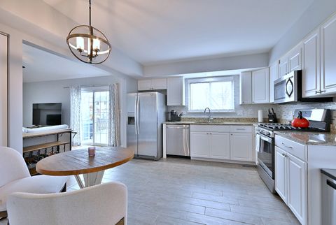 Tiny photo for 284 Bingham Circle, Mundelein, IL 60060 (MLS # 12553630)