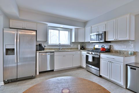 Tiny photo for 284 Bingham Circle, Mundelein, IL 60060 (MLS # 12553630)