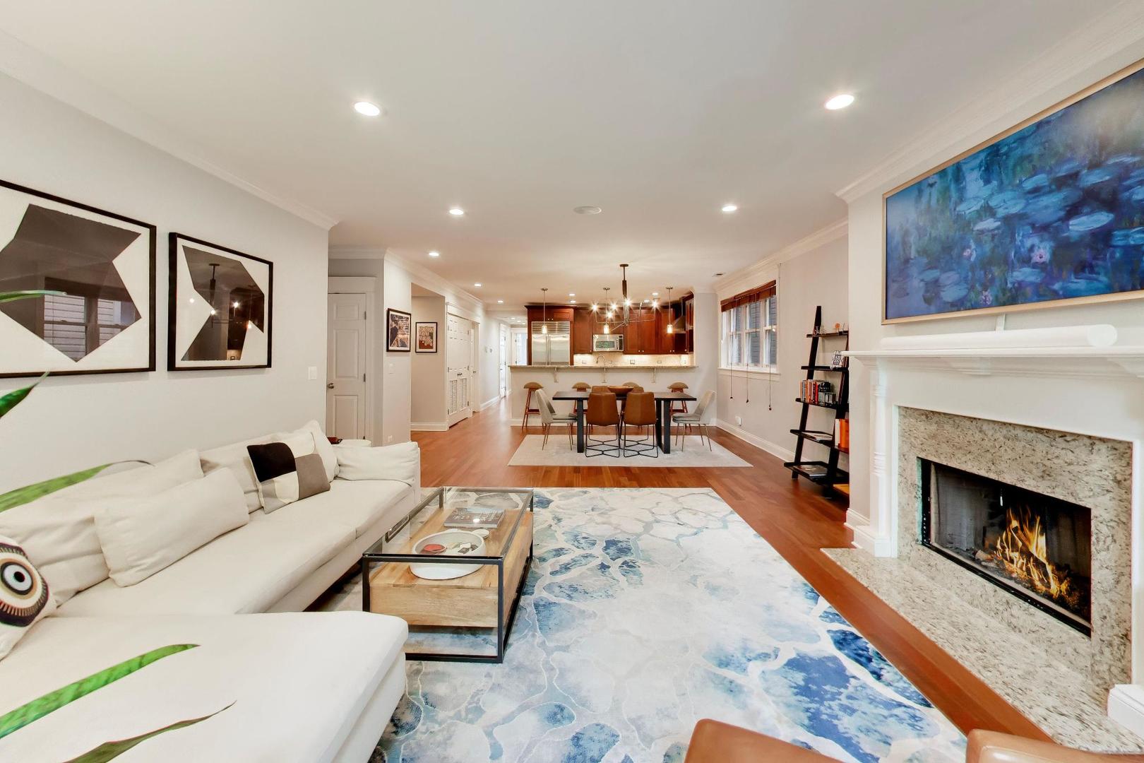 844 W Roscoe Street 2E
