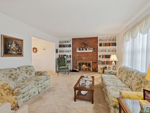 Tiny photo for 4141 Longmeadow Road, Downers Grove, IL 60515 (MLS # 12569923)