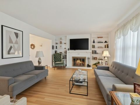 Tiny photo for 4141 Longmeadow Road, Downers Grove, IL 60515 (MLS # 12569923)