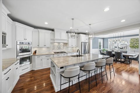 Tiny photo for 4620 Stonewall Avenue, Downers Grove, IL 60515 (MLS # 12581989)