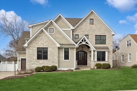 Photo of 4620 Stonewall Avenue, Downers Grove, IL 60515 (MLS # 12581989)