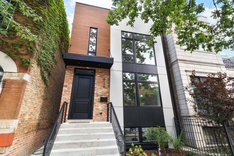 2035 W Race Avenue Chicago IL 60612