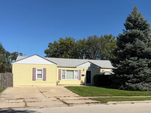 Photo of 1827 Burry Circle Drive, Crest Hill, IL 60403 (MLS # 12778385)