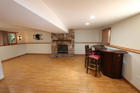 Tiny photo for 601 Deerpath Drive, Lindenhurst, IL 60046 (MLS # 12457058)
