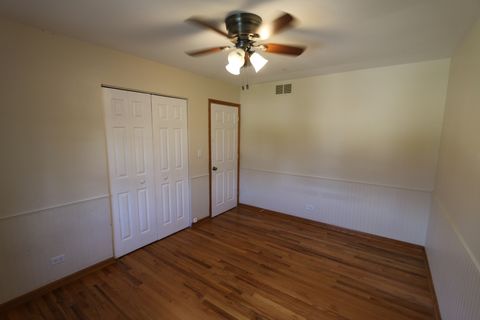 Tiny photo for 601 Deerpath Drive, Lindenhurst, IL 60046 (MLS # 12457058)