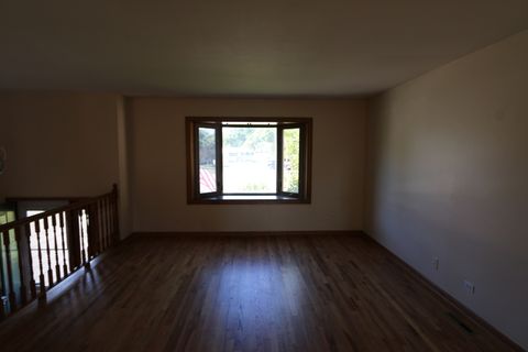 Tiny photo for 601 Deerpath Drive, Lindenhurst, IL 60046 (MLS # 12457058)