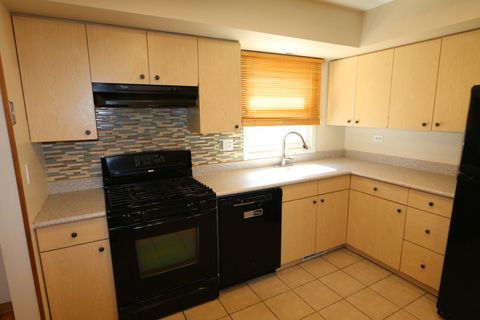 Tiny photo for 601 Deerpath Drive, Lindenhurst, IL 60046 (MLS # 12457058)