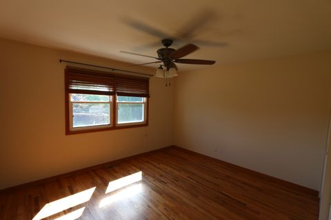 Tiny photo for 601 Deerpath Drive, Lindenhurst, IL 60046 (MLS # 12457058)