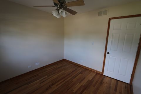 Tiny photo for 601 Deerpath Drive, Lindenhurst, IL 60046 (MLS # 12457058)