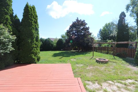 Tiny photo for 601 Deerpath Drive, Lindenhurst, IL 60046 (MLS # 12457058)