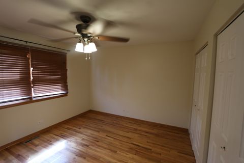 Tiny photo for 601 Deerpath Drive, Lindenhurst, IL 60046 (MLS # 12457058)