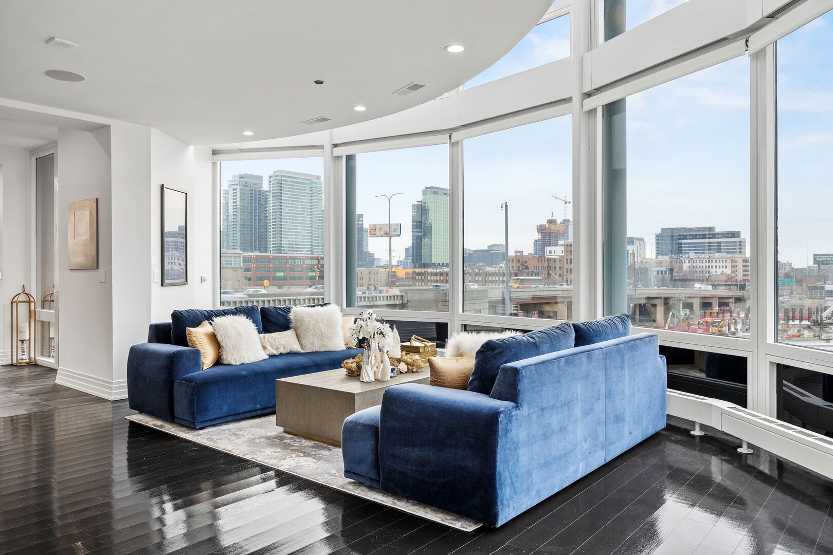 600 N Kingsbury Street 506