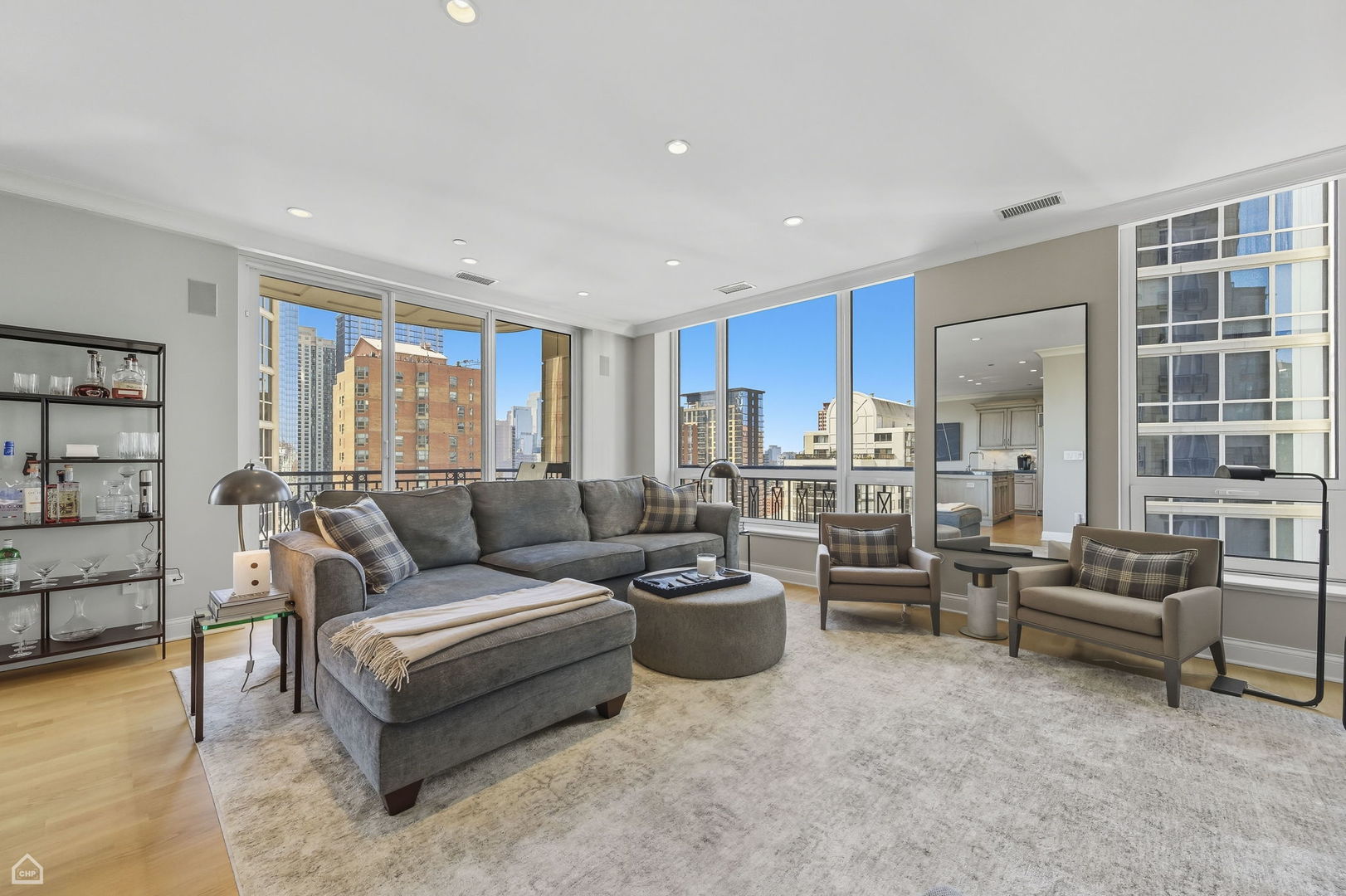 10 E Delaware Place 21D