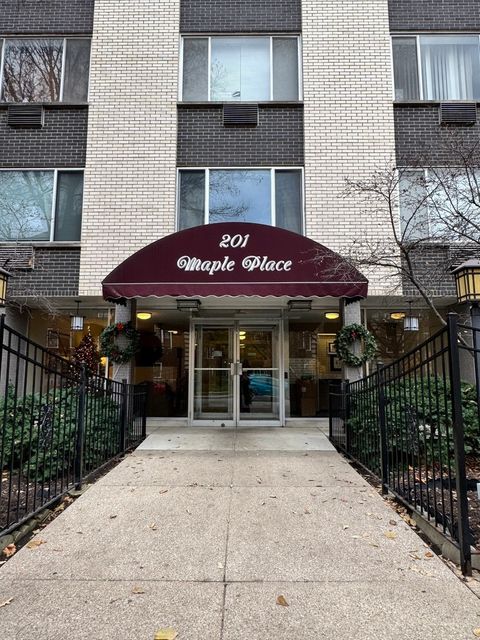 201 S Maple Avenue 411 Oak Park IL 60302