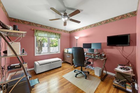 Tiny photo for 22W126 Glenrise Court, Glen Ellyn, IL 60137 (MLS # 12678260)
