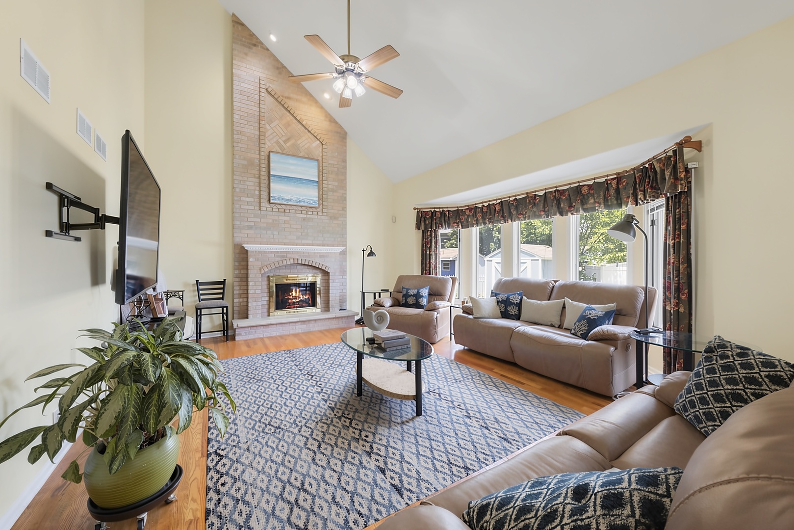 22W126 Glenrise Court