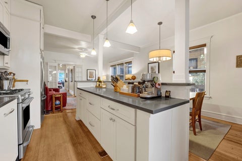 Tiny photo for 1318 W Granville Avenue #3W, Chicago, IL 60660 (MLS # 12741621)