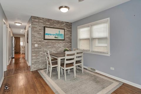 Tiny photo for 5465 N Nottingham Avenue, Chicago, IL 60656 (MLS # 12605075)