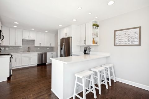 Tiny photo for 851 S Hillcrest Avenue, Elmhurst, IL 60126 (MLS # 12035590)