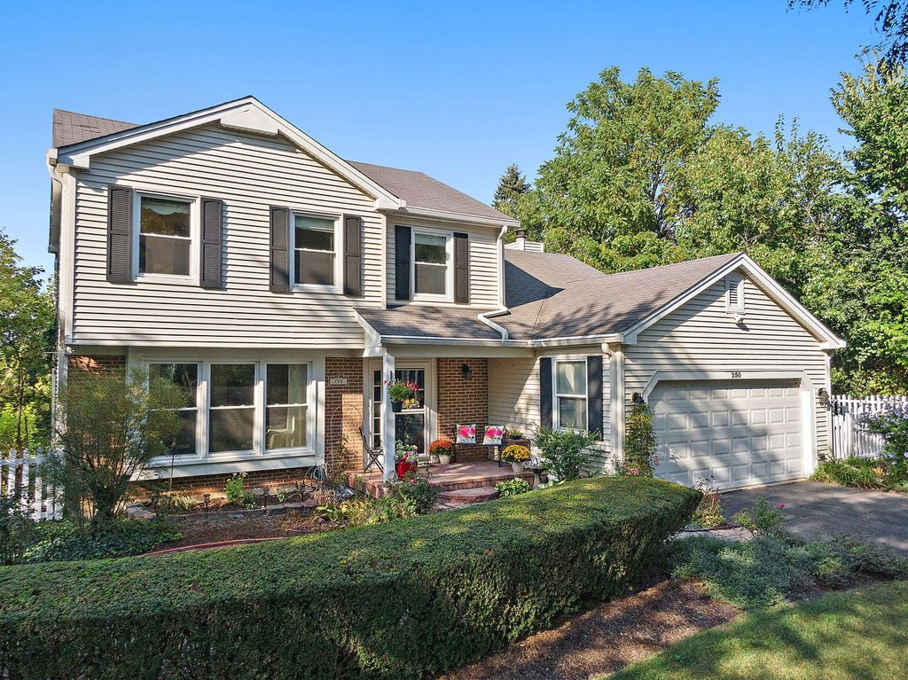 Photo for 27W250 Birch Street, Winfield, IL 60190 (MLS # 12472290)