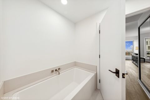 Tiny photo for 57 E Delaware Place #2805, Chicago, IL 60611 (MLS # 12549613)