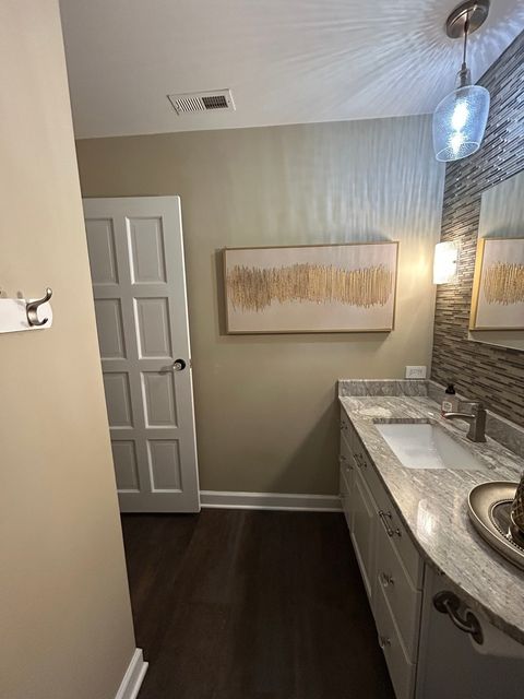 Tiny photo for 4 Oak Brook Club Drive #G205, Oak Brook, IL 60523 (MLS # 12597104)