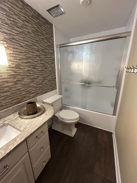 Tiny photo for 4 Oak Brook Club Drive #G205, Oak Brook, IL 60523 (MLS # 12597104)