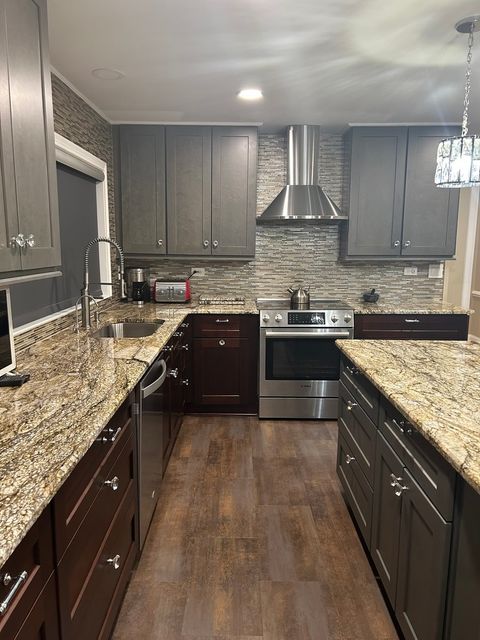 Tiny photo for 4 Oak Brook Club Drive #G205, Oak Brook, IL 60523 (MLS # 12597104)