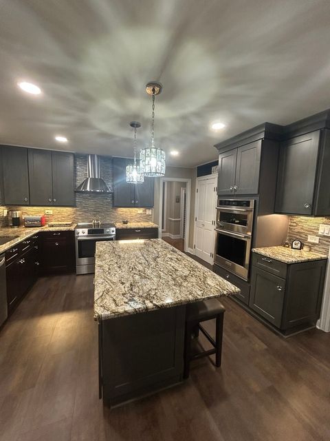 Tiny photo for 4 Oak Brook Club Drive #G205, Oak Brook, IL 60523 (MLS # 12597104)