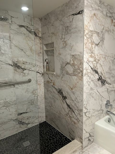 Tiny photo for 4 Oak Brook Club Drive #G205, Oak Brook, IL 60523 (MLS # 12597104)