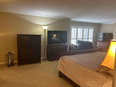 Tiny photo for 4 Oak Brook Club Drive #G205, Oak Brook, IL 60523 (MLS # 12597104)