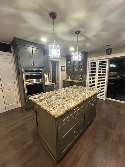 Tiny photo for 4 Oak Brook Club Drive #G205, Oak Brook, IL 60523 (MLS # 12597104)