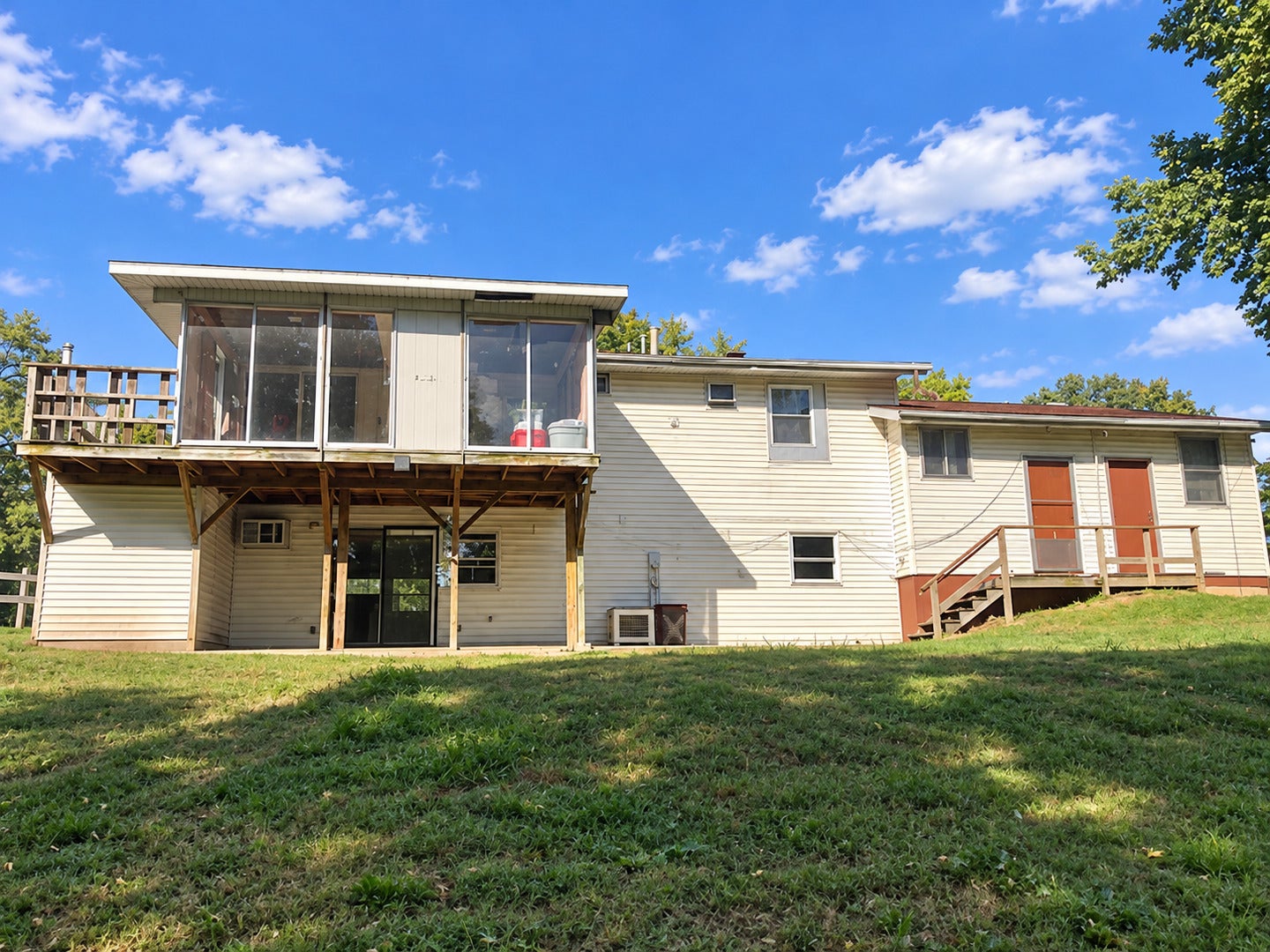 4407 W Lincolnway