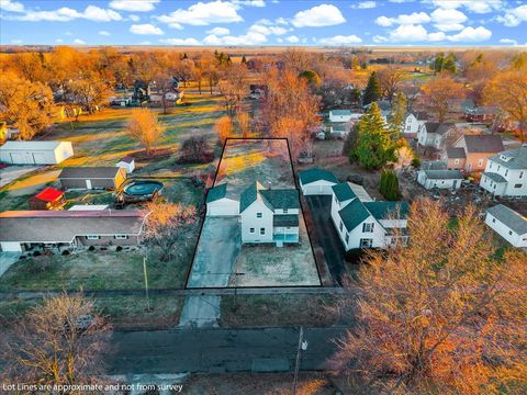 Tiny photo for 778 E 4th Street, Galesburg, IL 61401 (MLS # 12571031)